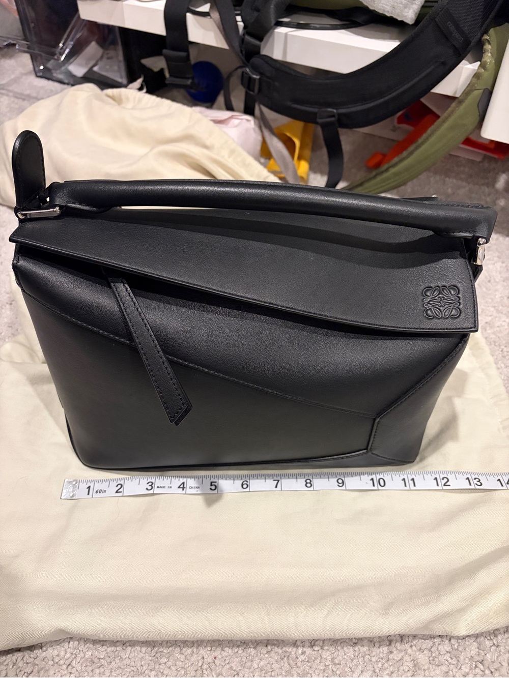 Loewe Medium Puzzle Edge bag in black calfskin - Picture 12 of 15